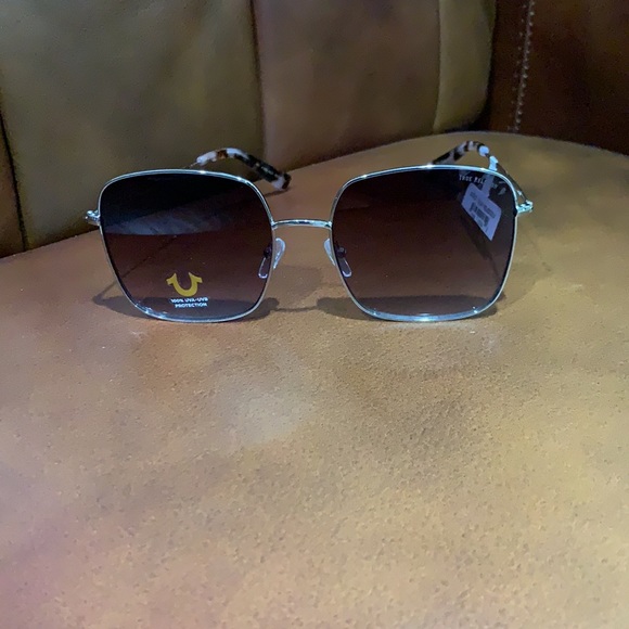 True Religion 100%UVA-UVB Protection sunglassesNWT